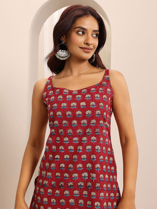 Floral Printed Sweetheart Neck Straight Kurti