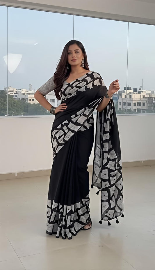 Monochrome Abstract Print Saree