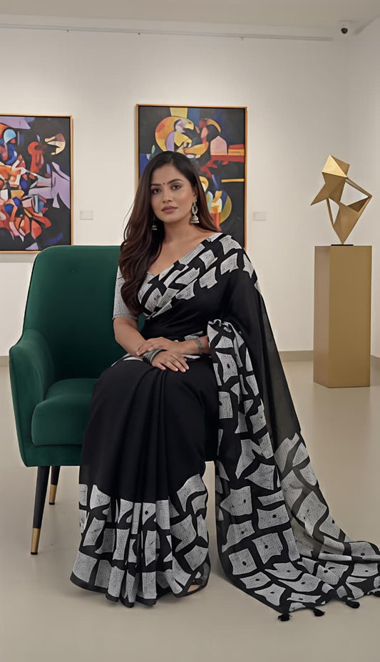 Monochrome Abstract Print Saree